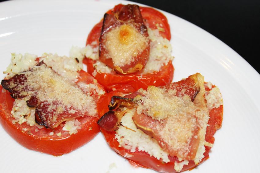 Tomaten mit Kohlrabi und Prosciutto