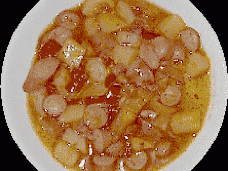 Kartoffelgulasch mit Würstchen