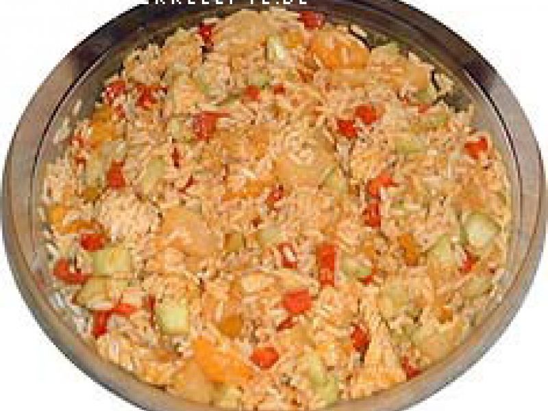 Reissalat mit Mandarinen und Putenstreifen