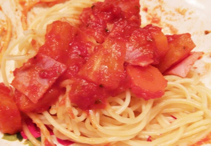Spaghetti mit fruchtiger Tomatensauce
