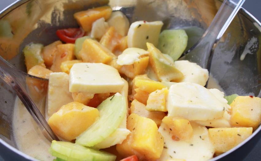 Mango-Mozzarella Salat