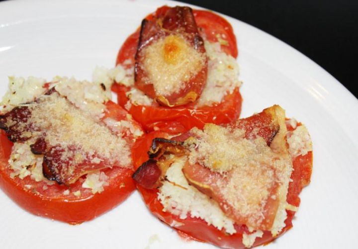 Tomaten mit Kohlrabi und Prosciutto