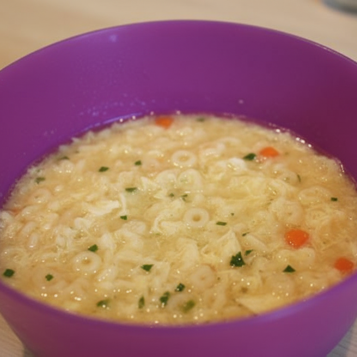Buchstabensuppe mit Ei