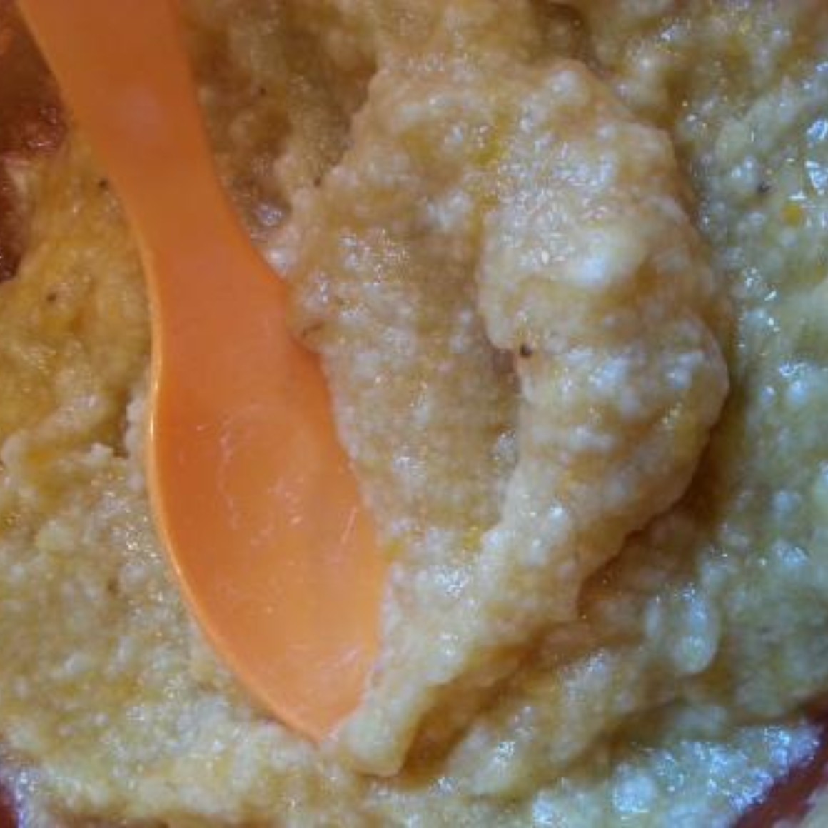 Aprikosen-Bananenbrei mit Reisflocken