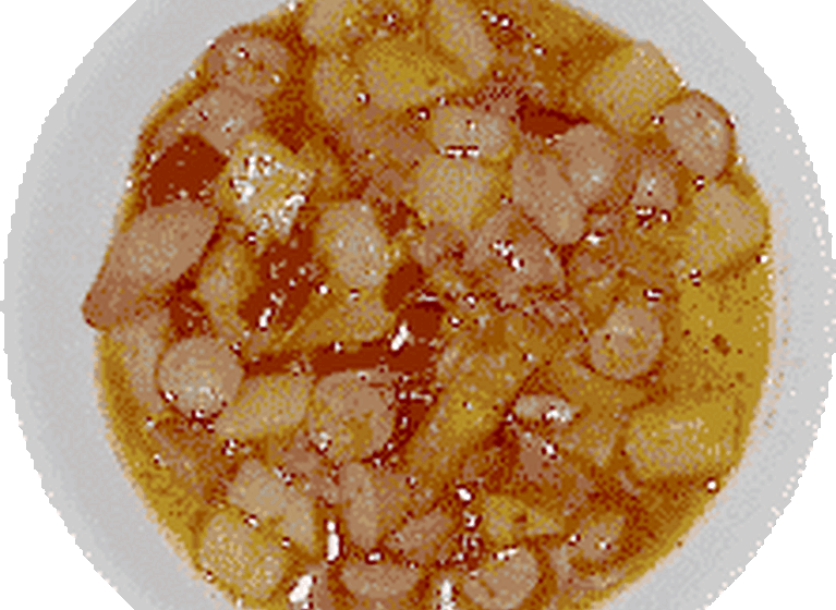 Kartoffelgulasch mit Würstchen