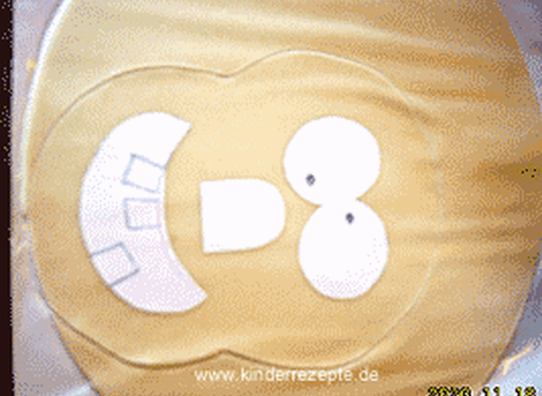 Piratenkuchen mit Marzipan-Totenkopf