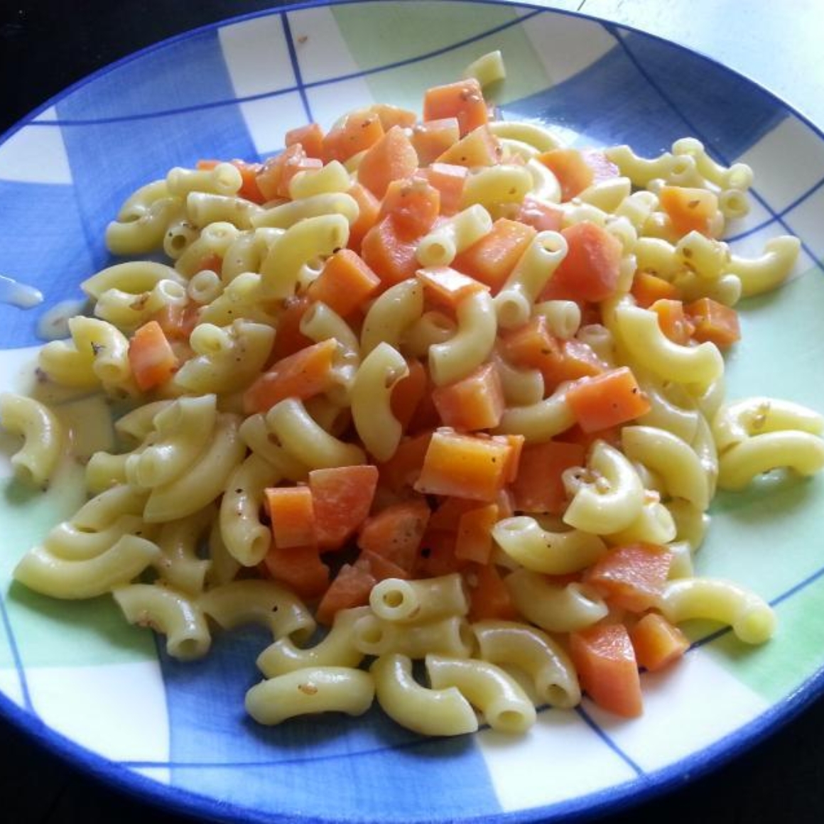 Hörnchen mit Karottenstückchen