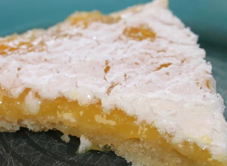Zitronentarte mit Zuckerguss