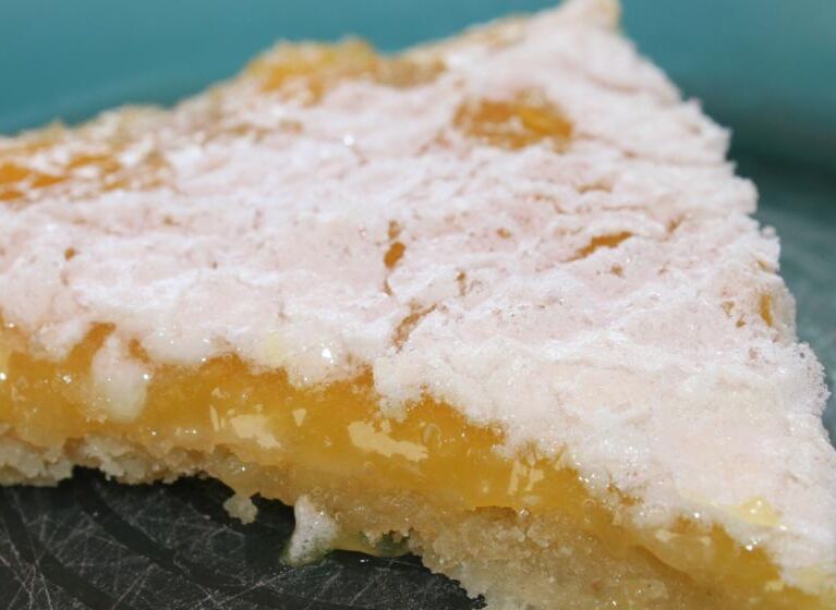 Zitronentarte mit Zuckerguss