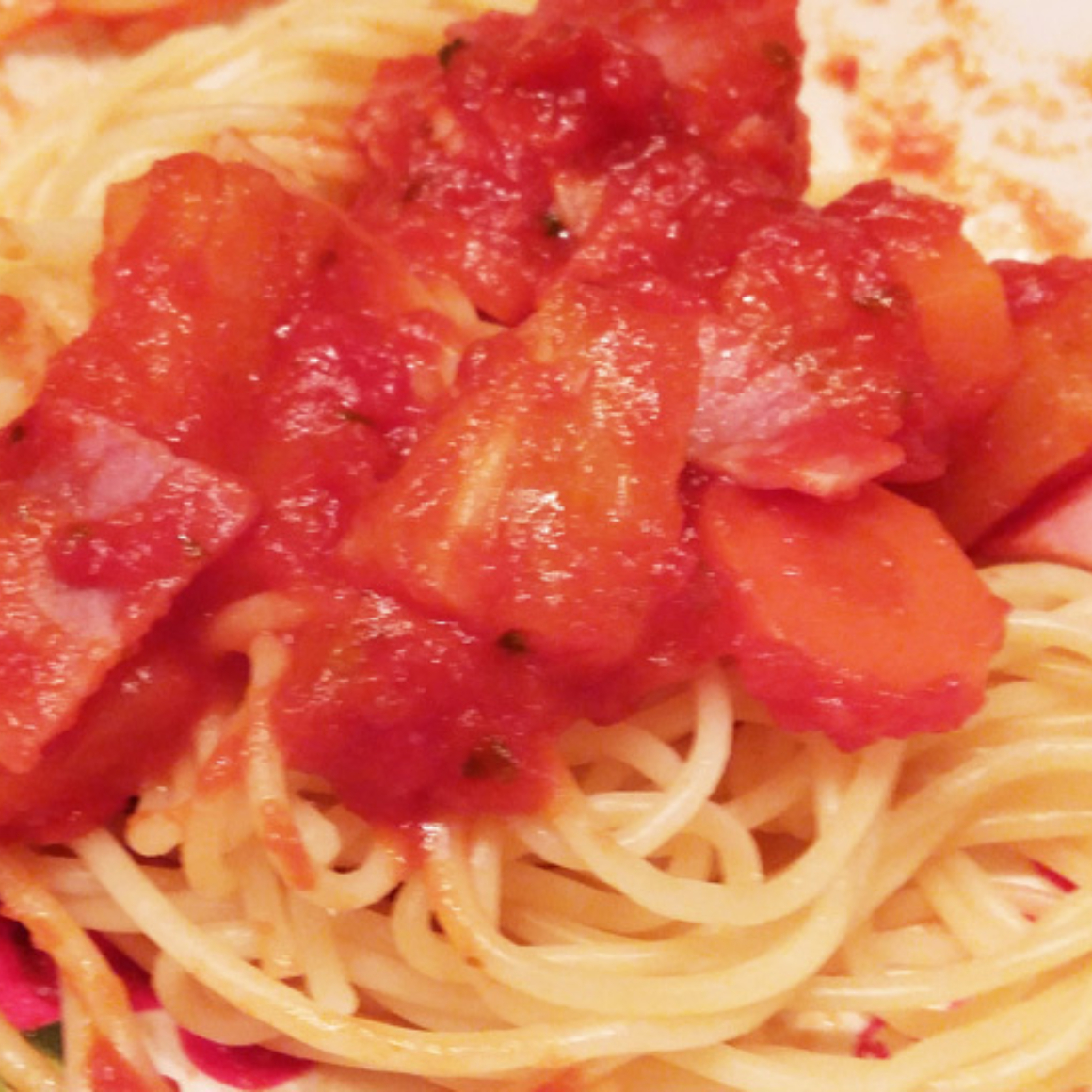 Spaghetti mit fruchtiger Tomatensauce