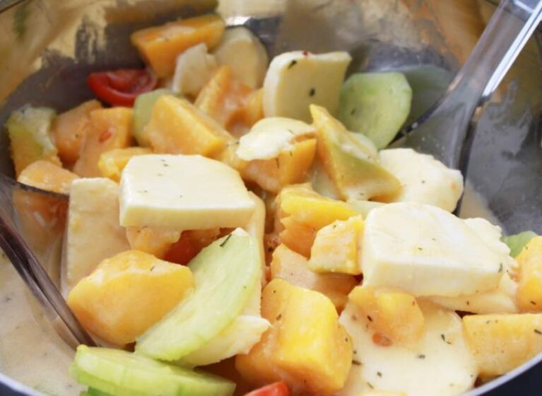Mango-Mozzarella Salat