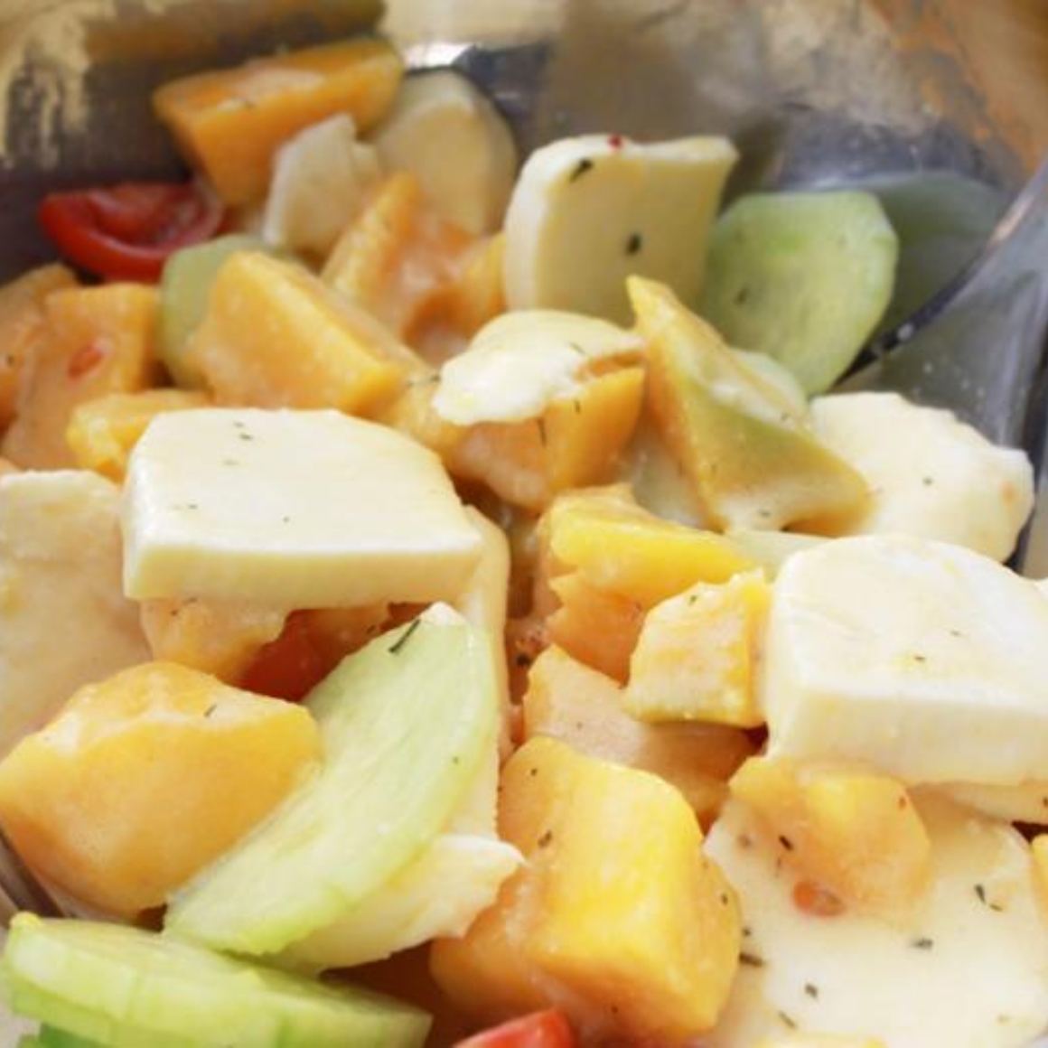 Mango-Mozzarella Salat