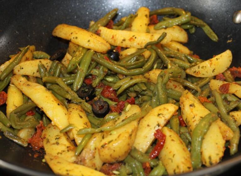 Kartoffeln mit grünen Bohnen
