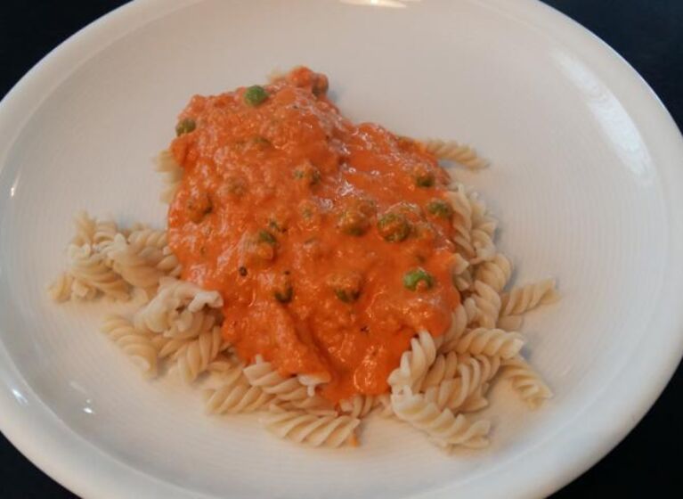 Thunfischsauce mit Erbsen