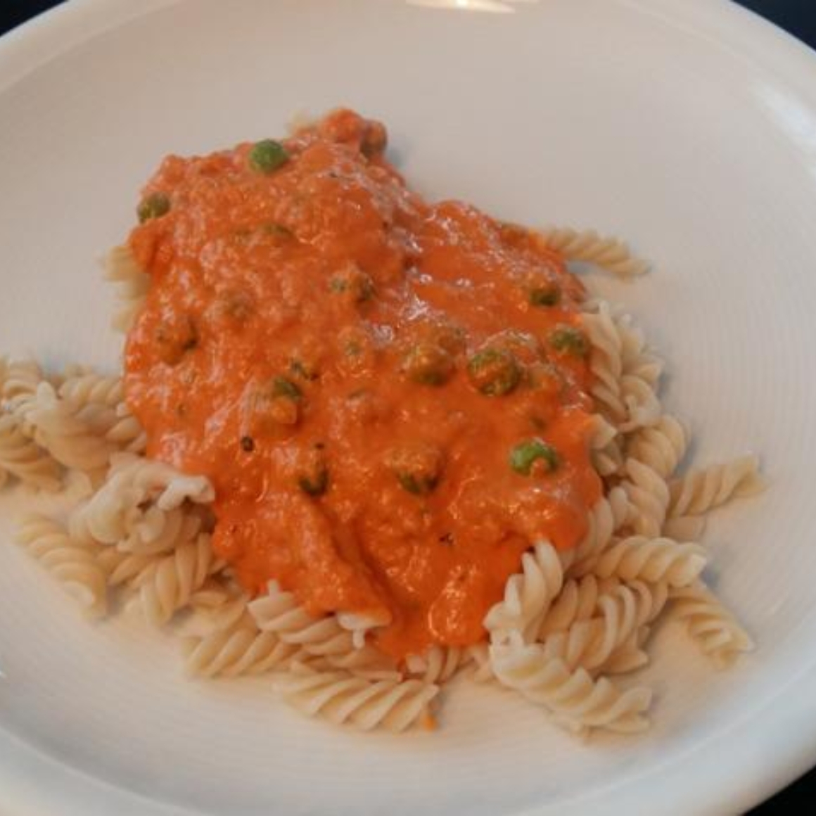 Thunfischsauce mit Erbsen