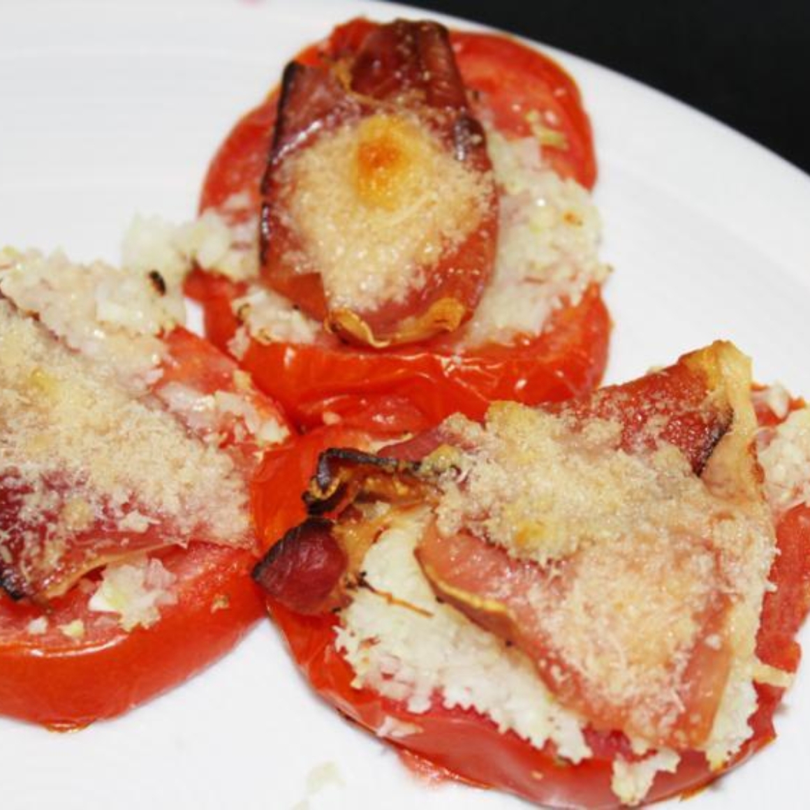 Tomaten mit Kohlrabi und Prosciutto