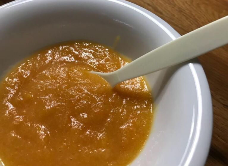 Peperoni-Karotten Brei mit Hirse