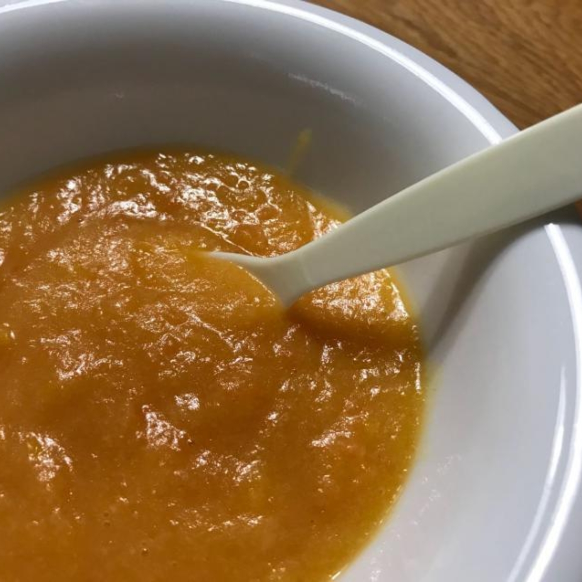 Peperoni-Karotten Brei mit Hirse
