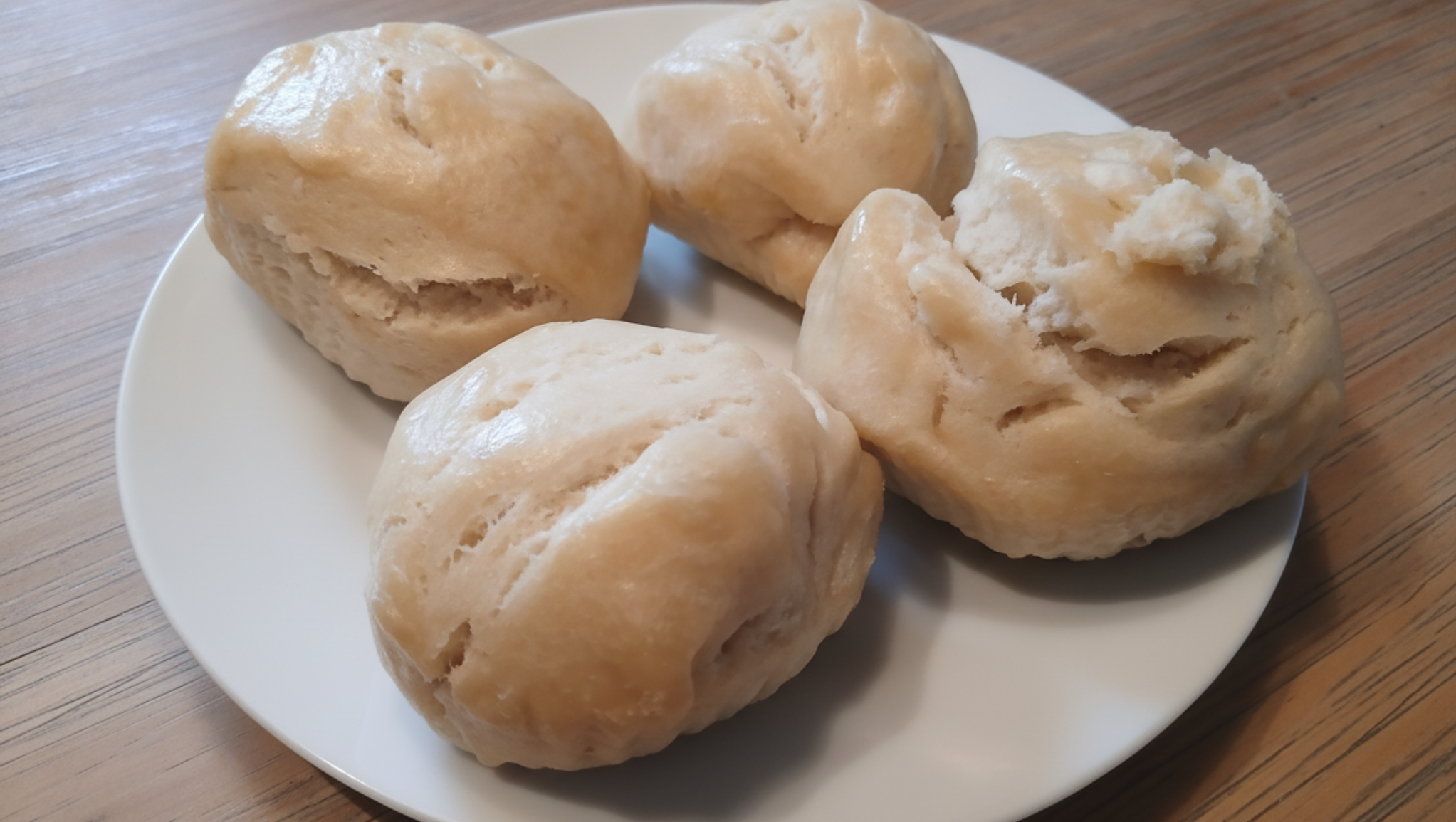 Gedämpfte Kokosbrötchen