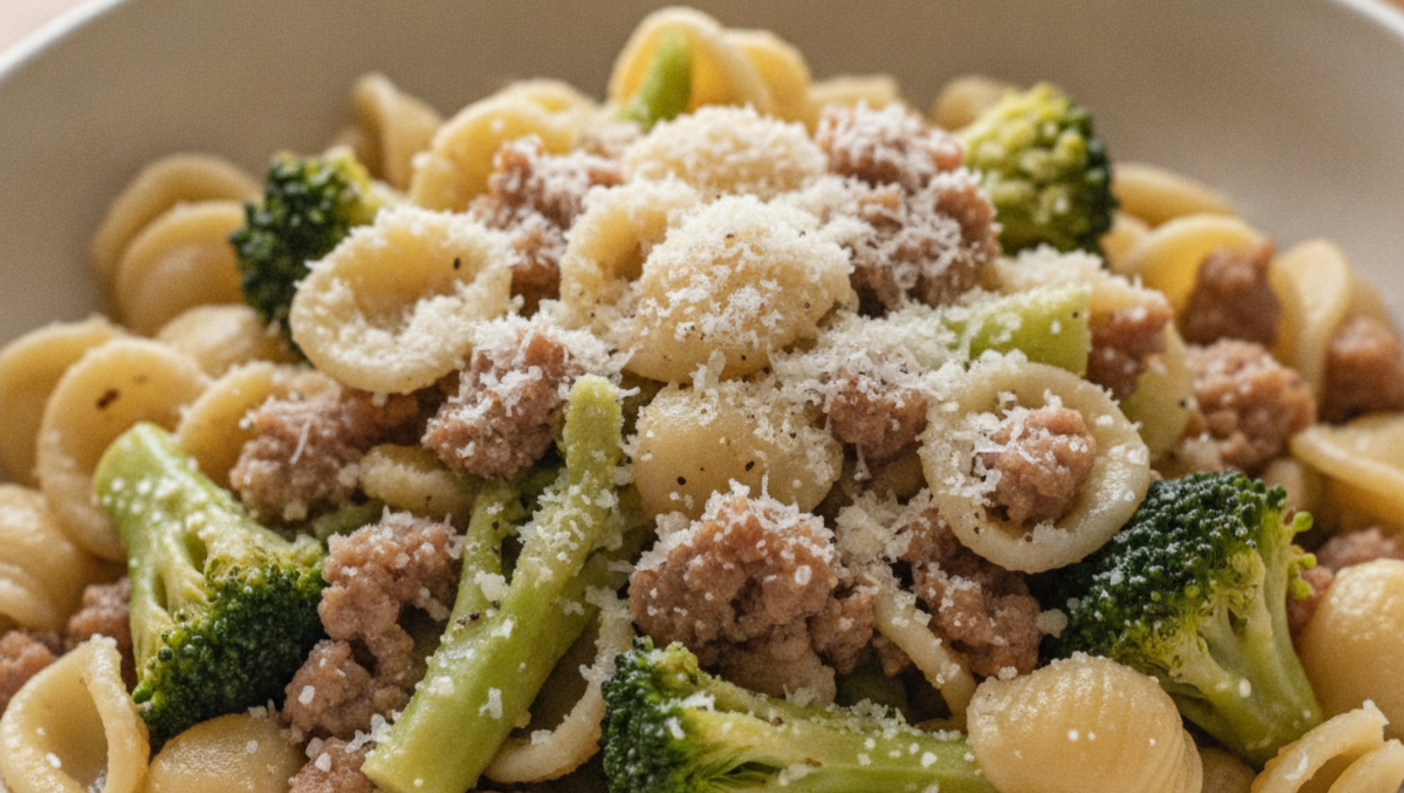 Orecchiette mit Brokkoli und Salsiccia