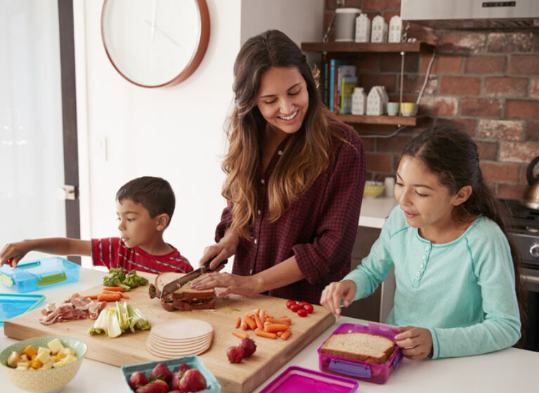 So kochen Sie erfolgreich mit Ihren Kindern zusammen
