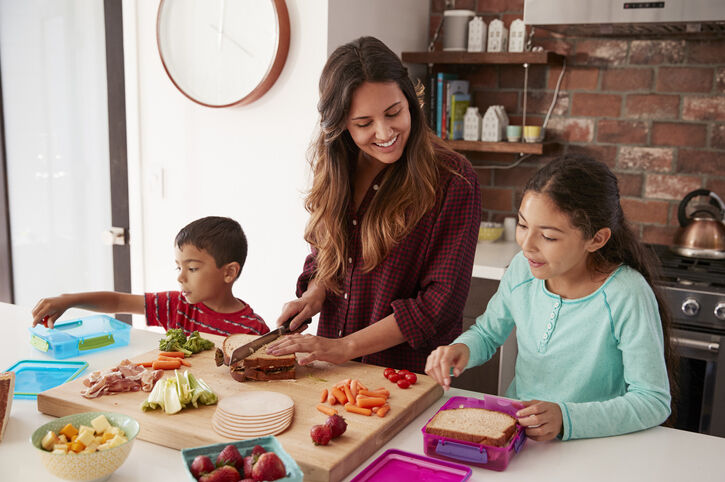 So kochen Sie erfolgreich mit Ihren Kindern zusammen